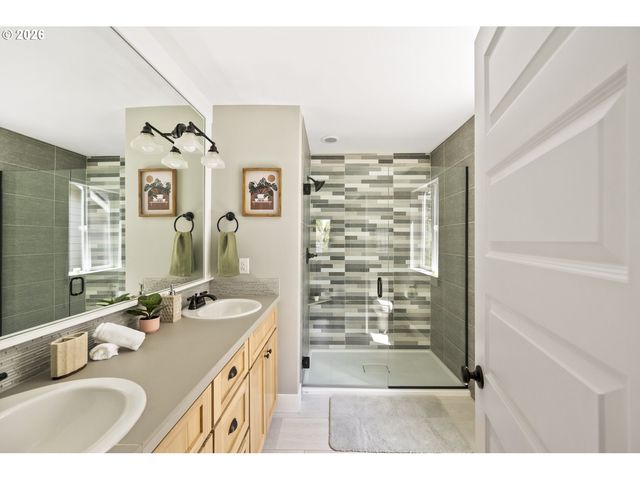 7955 N COURTENAY Ave, Portland, OR 97203
