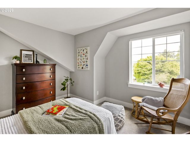 7955 N COURTENAY Ave, Portland, OR 97203