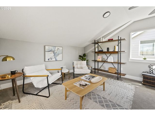 7955 N COURTENAY Ave, Portland, OR 97203