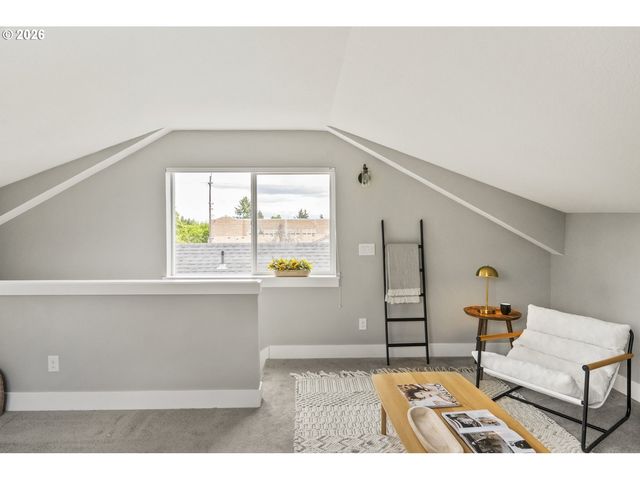 7955 N COURTENAY Ave, Portland, OR 97203