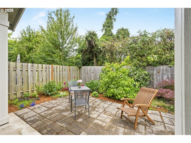 7955 N COURTENAY Ave, Portland, OR 97203