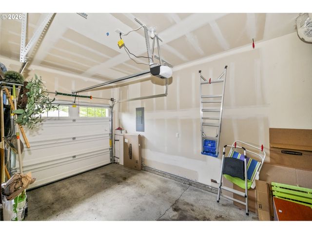7955 N COURTENAY Ave, Portland, OR 97203