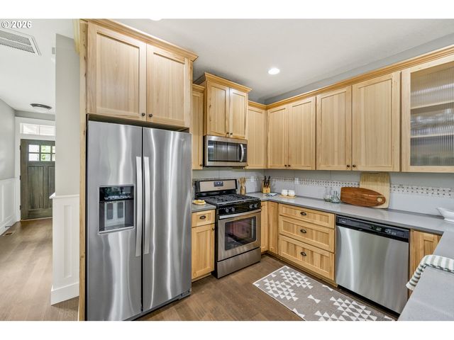 7955 N COURTENAY Ave, Portland, OR 97203