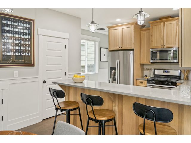 7955 N COURTENAY Ave, Portland, OR 97203
