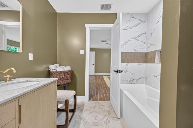 1202 Briar Bayou Drive, Houston, TX 77077