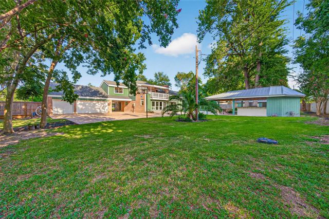 1202 Briar Bayou Drive, Houston, TX 77077