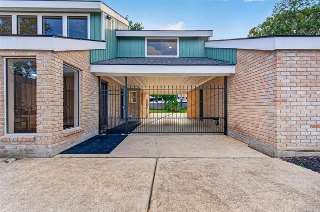 1202 Briar Bayou Drive, Houston, TX 77077