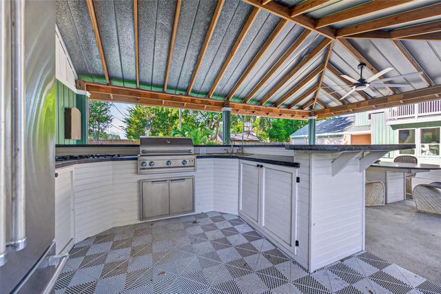 1202 Briar Bayou Drive, Houston, TX 77077