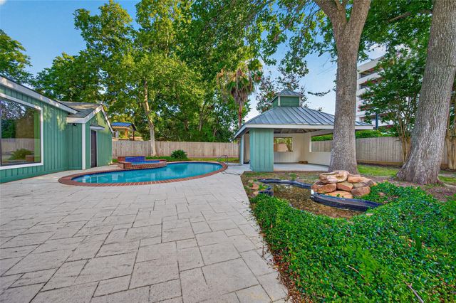 1202 Briar Bayou Drive, Houston, TX 77077