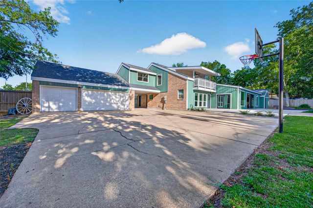 1202 Briar Bayou Drive, Houston, TX 77077