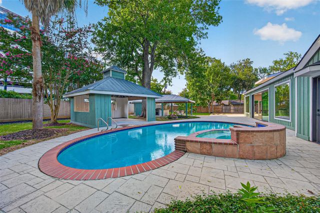 1202 Briar Bayou Drive, Houston, TX 77077