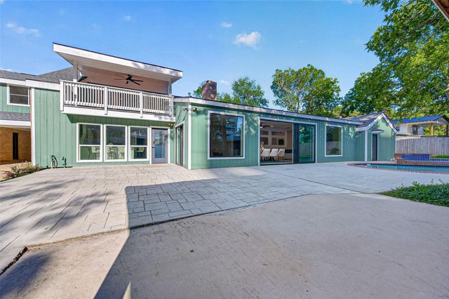 1202 Briar Bayou Drive, Houston, TX 77077