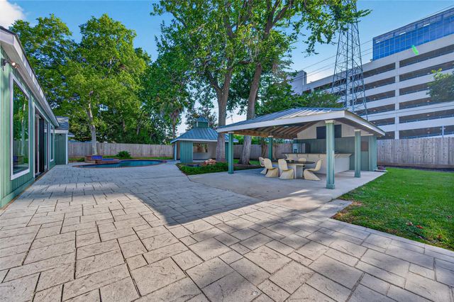 1202 Briar Bayou Drive, Houston, TX 77077