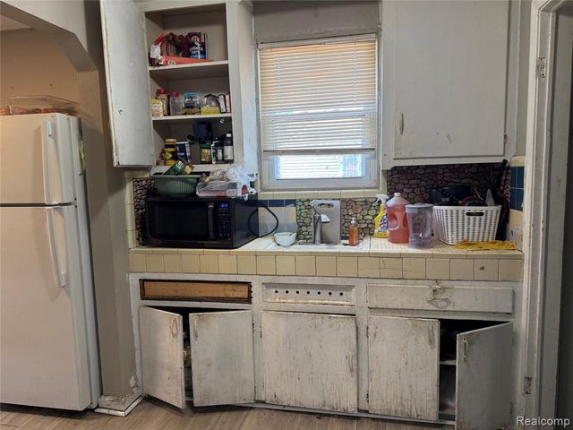 6386 Evergreen Avenue, Detroit, MI 48228
