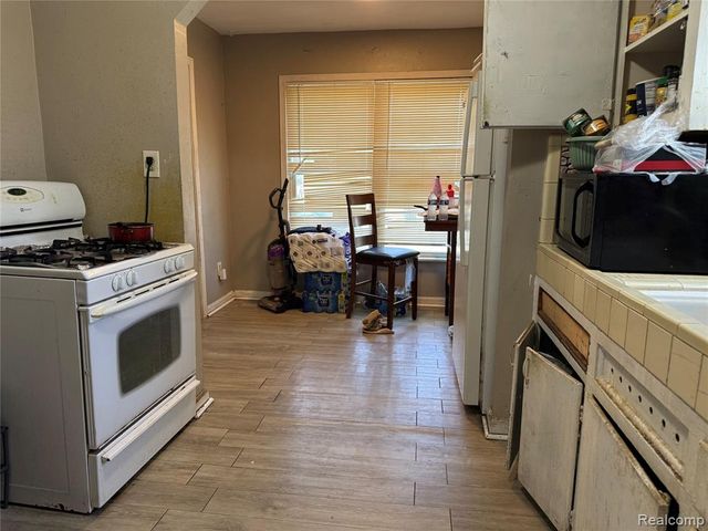 6386 Evergreen Avenue, Detroit, MI 48228