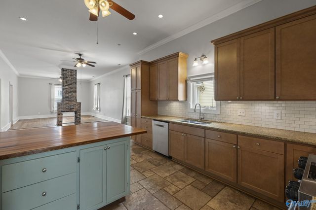 809 Ward Avenue NE, Huntsville, AL 35801