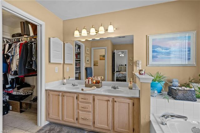 4632 Hunting Wood RD, Chesapeake, VA 23321