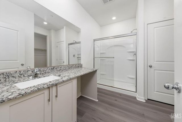 7600 Rambutan Place, Bakersfield, CA 93313