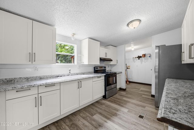 4318 DEERFIELD Circle W, Macclenny, FL 32063