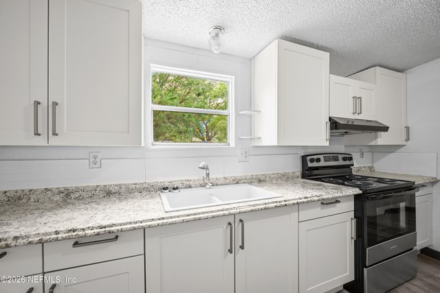 4318 DEERFIELD Circle W, Macclenny, FL 32063