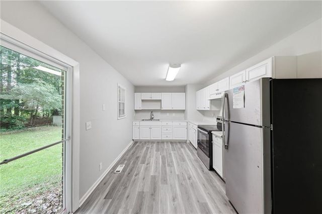 2463 Montezuma Circle, Ellenwood, GA 30294