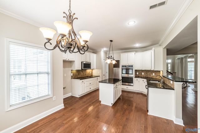 7002 Greystone Lane SE, Owens Cross Roads, AL 35763