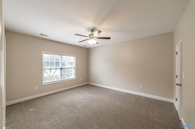 7002 Greystone Lane SE, Owens Cross Roads, AL 35763