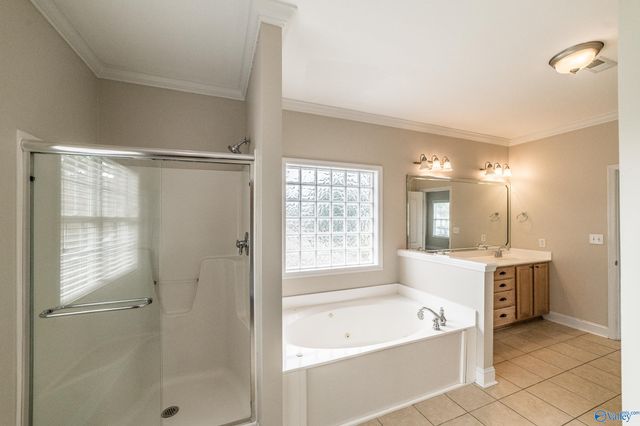 7002 Greystone Lane SE, Owens Cross Roads, AL 35763