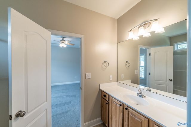 7002 Greystone Lane SE, Owens Cross Roads, AL 35763