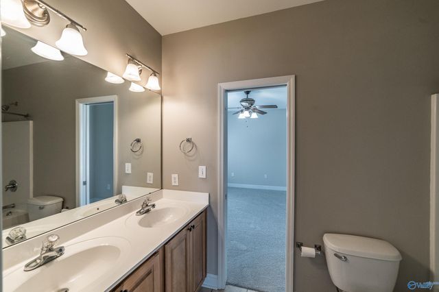 7002 Greystone Lane SE, Owens Cross Roads, AL 35763