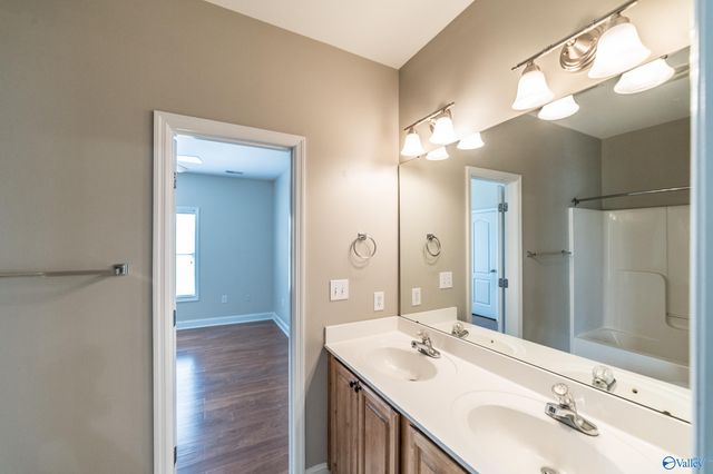 7002 Greystone Lane SE, Owens Cross Roads, AL 35763