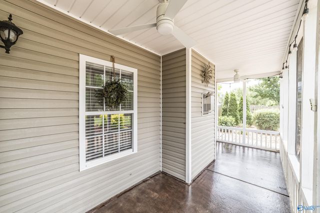 7002 Greystone Lane SE, Owens Cross Roads, AL 35763