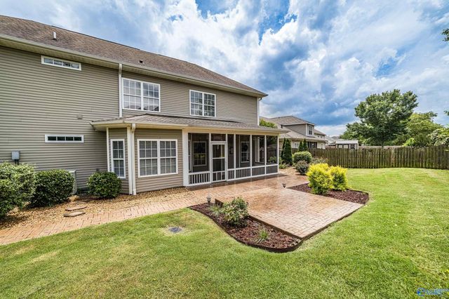 7002 Greystone Lane SE, Owens Cross Roads, AL 35763