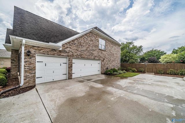 7002 Greystone Lane SE, Owens Cross Roads, AL 35763