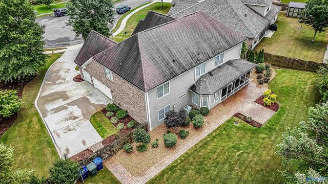 7002 Greystone Lane SE, Owens Cross Roads, AL 35763