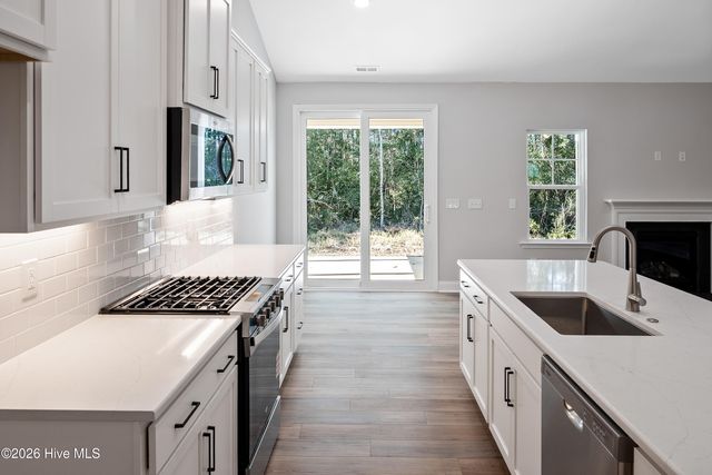 826 Red Sky Drive NE, Winnabow, NC 28479