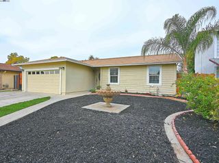 974 Walnut Dr, Oakley, CA 94561