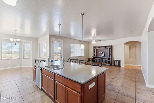 6592 E SADDLEHORN Circle, Hereford, AZ 85615