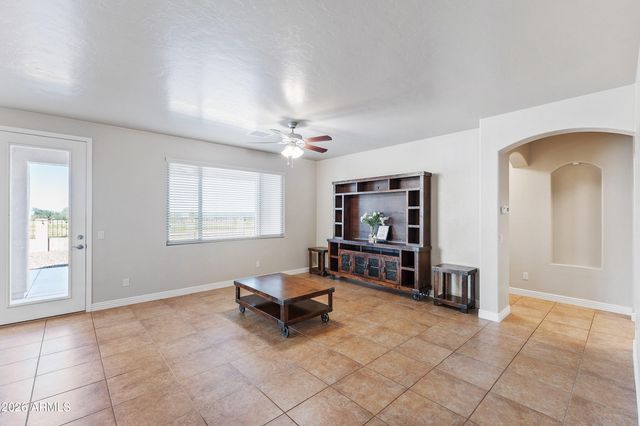 6592 E SADDLEHORN Circle, Hereford, AZ 85615