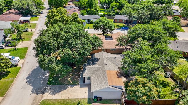 2125 Elton Road, Haltom City, TX 76117