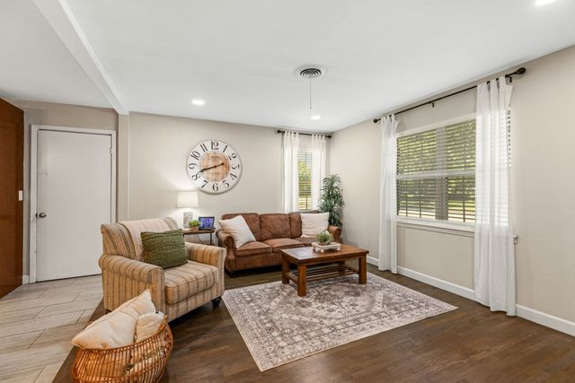 2125 Elton Road, Haltom City, TX 76117