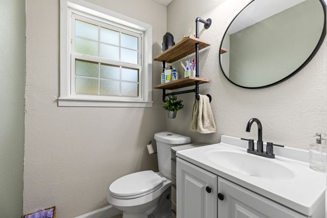 2125 Elton Road, Haltom City, TX 76117