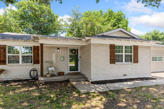 2125 Elton Road, Haltom City, TX 76117