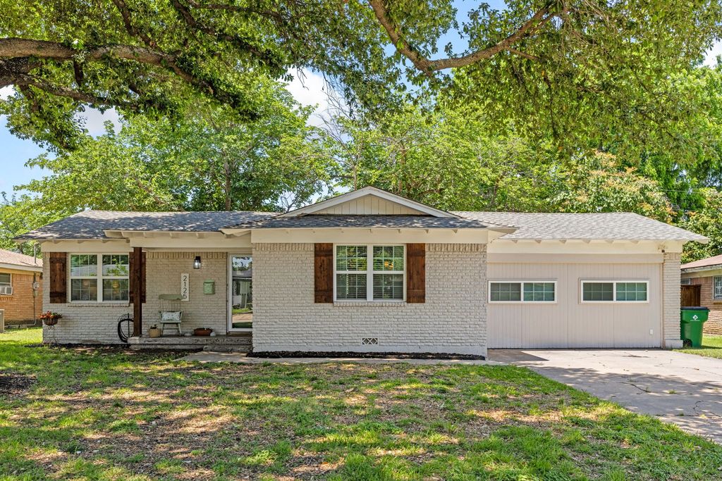 2125 Elton Road, Haltom City, TX 76117