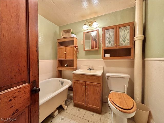 450 Buffalo Street, Conneaut, OH 44030