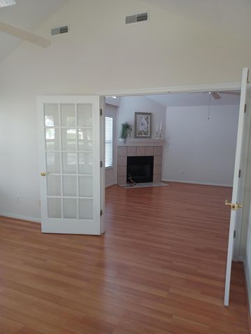 116 Ashley Villa Circle B, Charleston, SC 29414