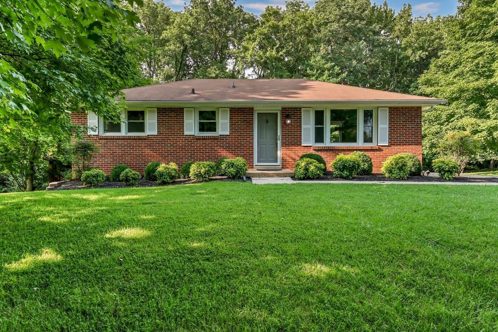 613 Channell Dr, Clarksville, TN 37040