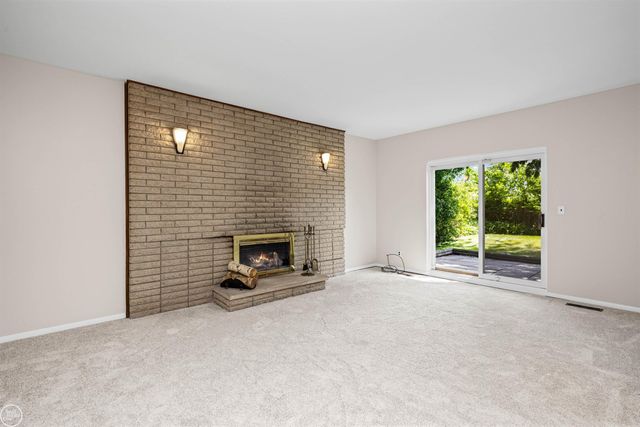 11240 Hanna Drive, Sterling Heights, MI 48312