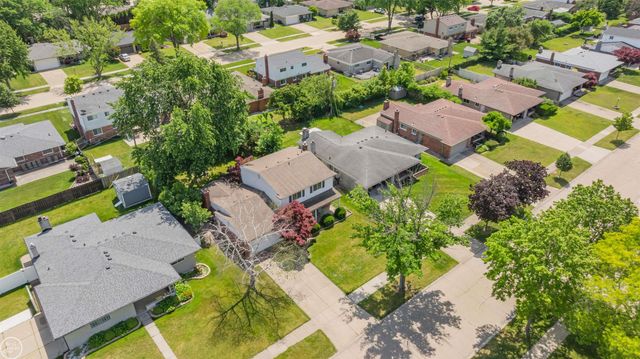 11240 Hanna Drive, Sterling Heights, MI 48312