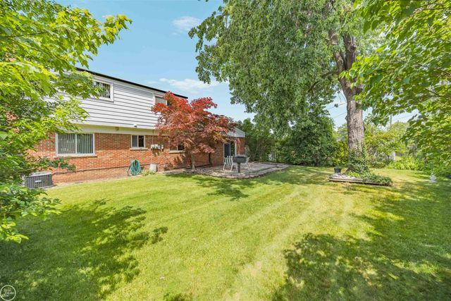 11240 Hanna Drive, Sterling Heights, MI 48312
